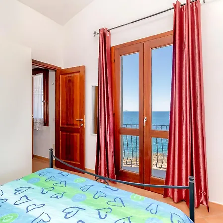 Casa Sulla Scogliera Apartment *